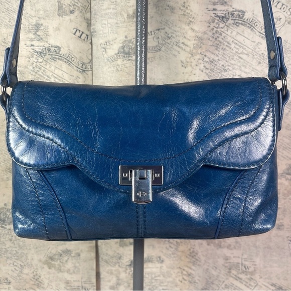 b. Makowski Karlie Glazed Leather Crossbody Adjust Strap Green - Picture 2 of 14